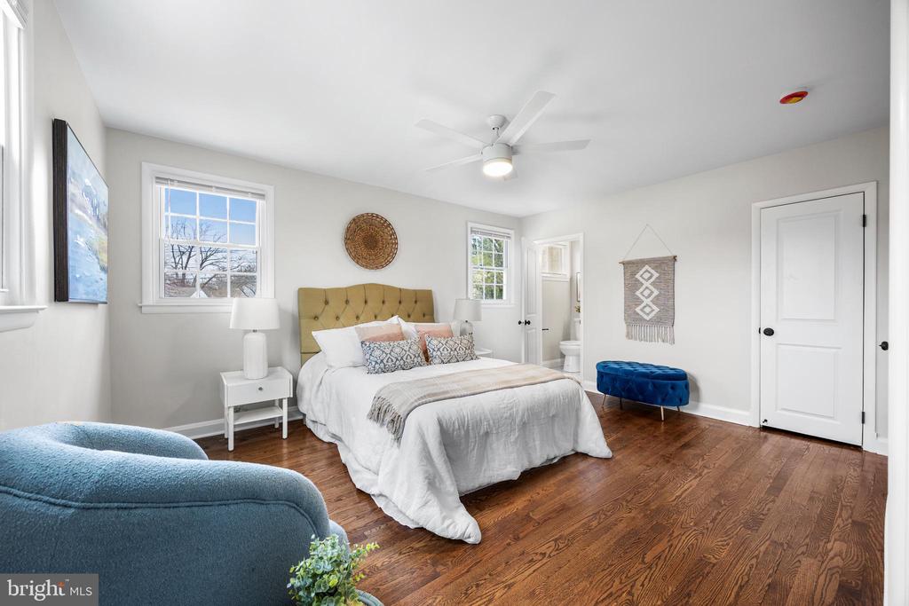 1213 LONGFORD ROAD