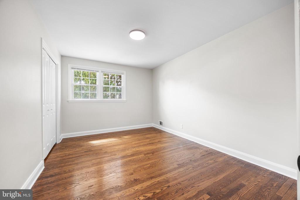 1213 LONGFORD ROAD