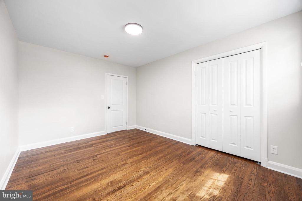 1213 LONGFORD ROAD