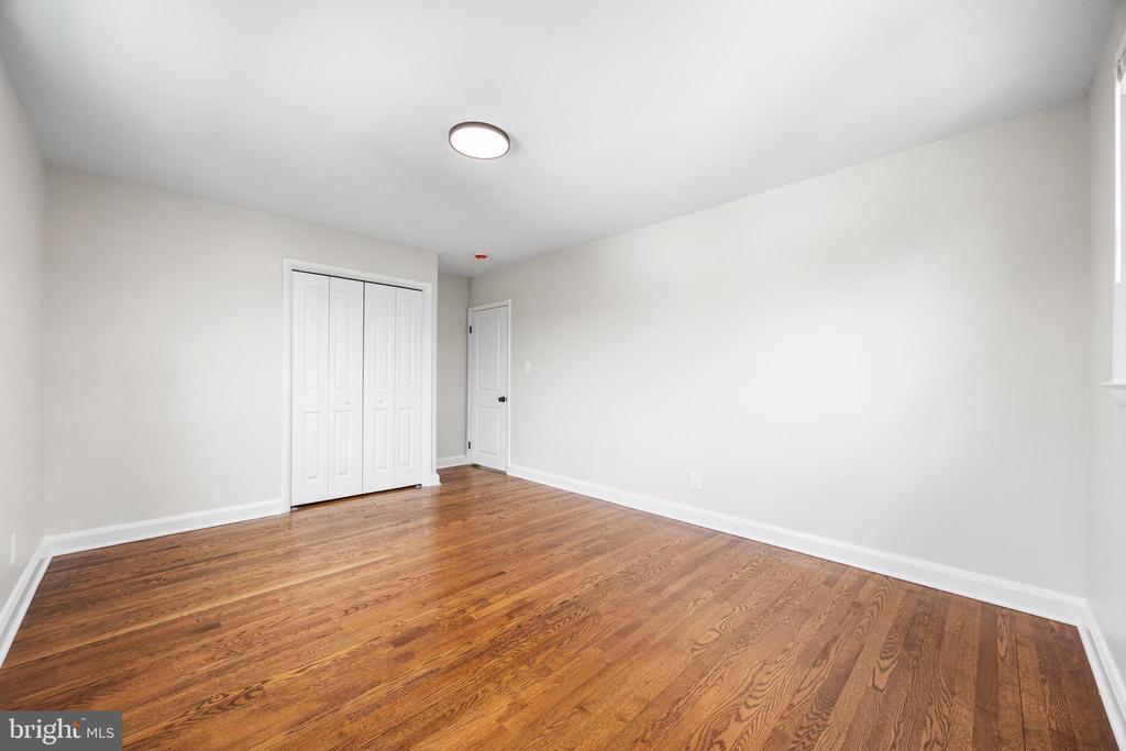 1213 LONGFORD ROAD