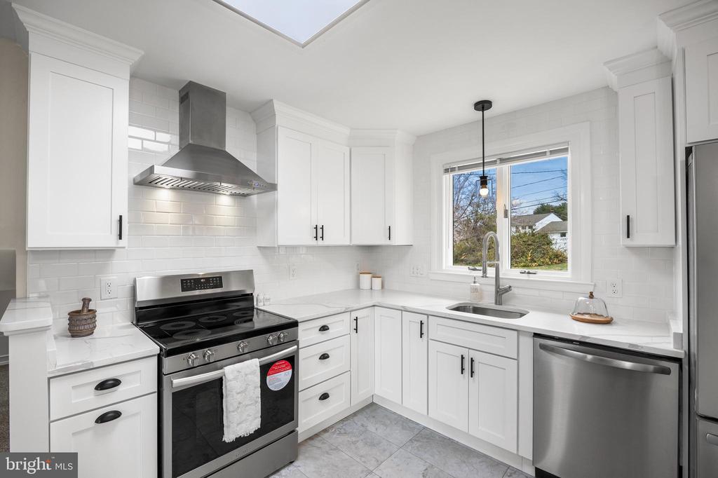 1213 LONGFORD ROAD