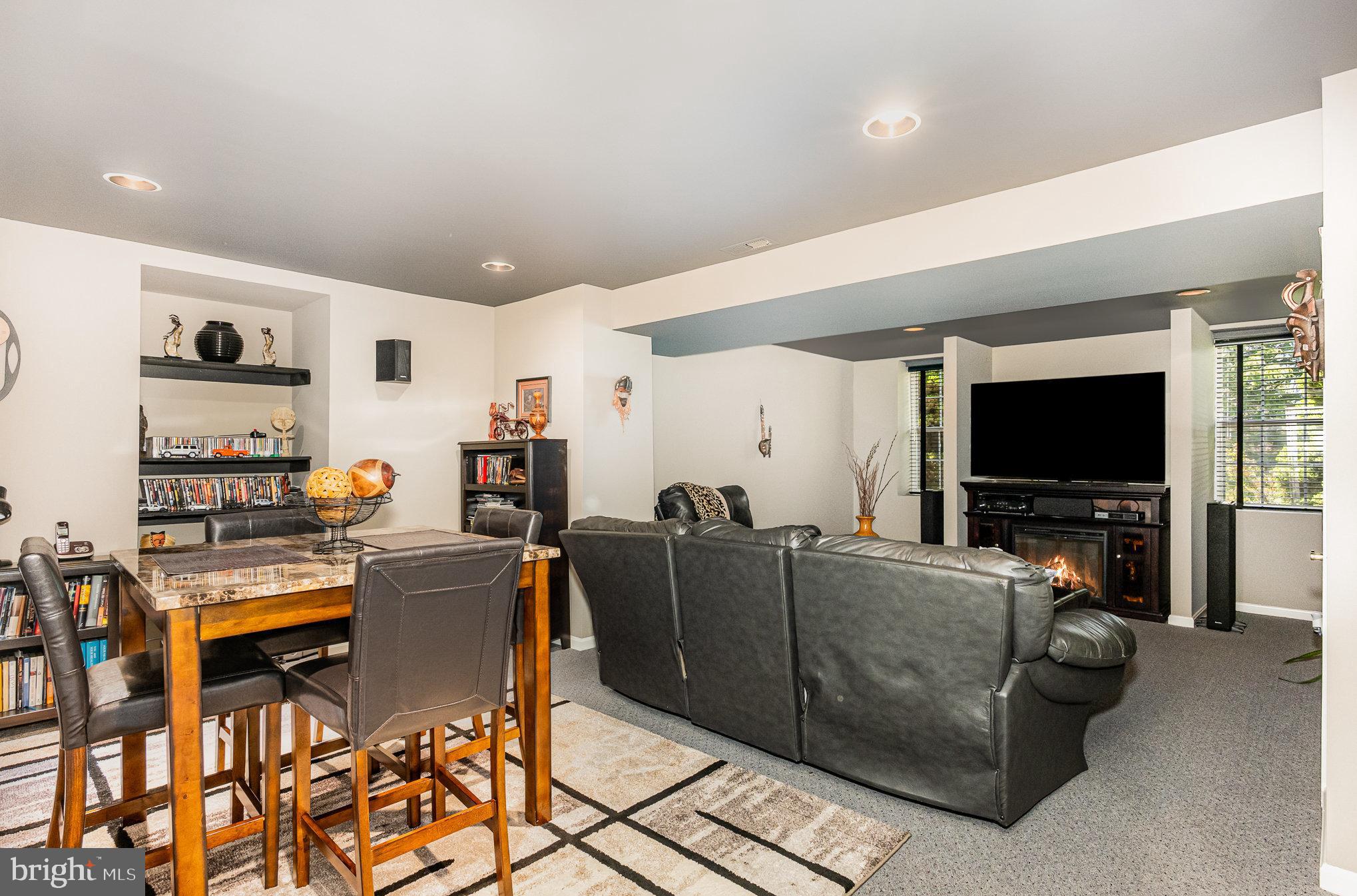 19 DEEP POWDER COURT