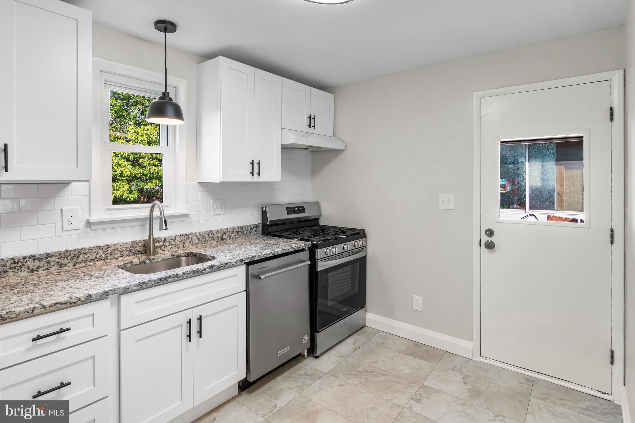 2404 EDGEWOOD AVENUE