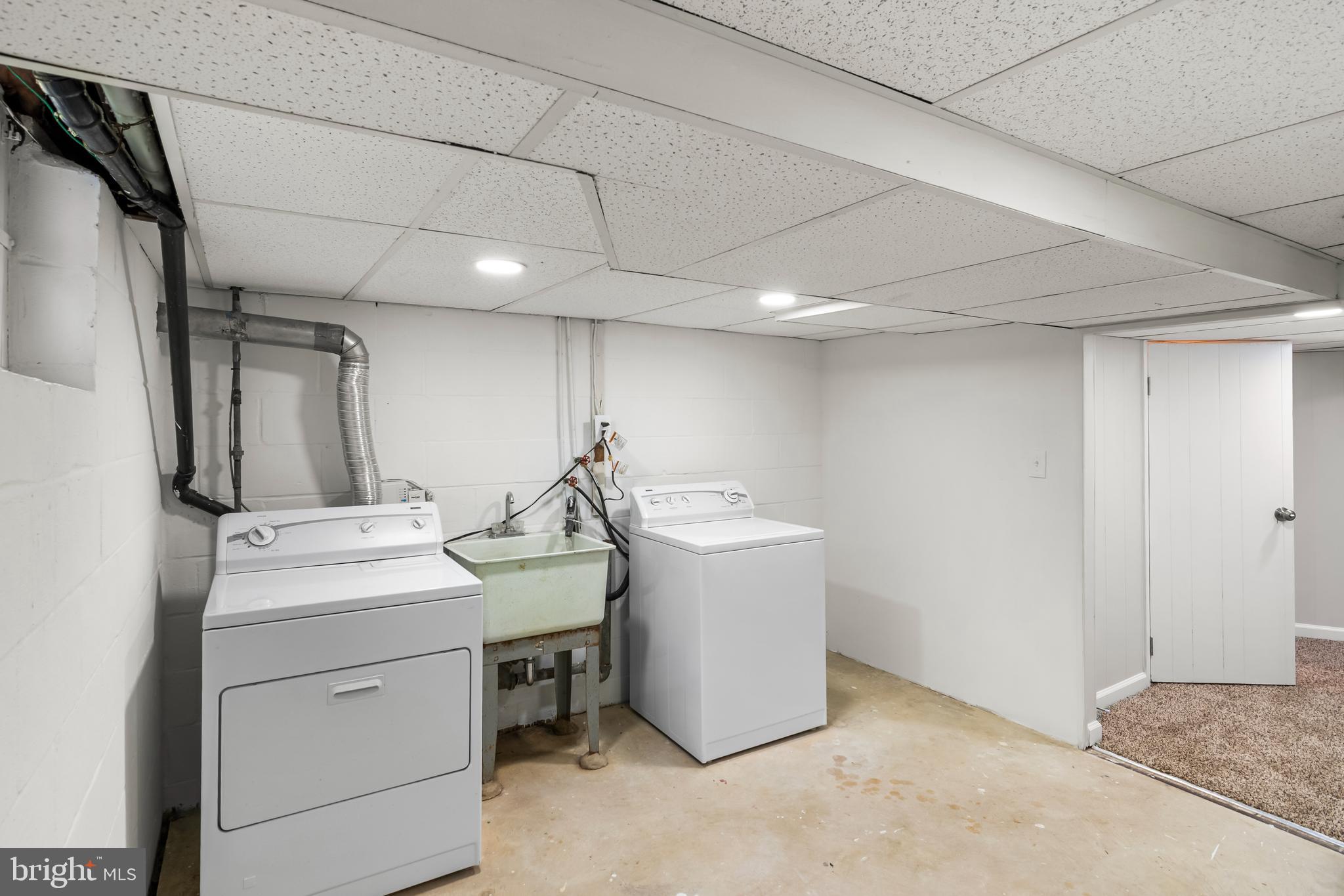 2404 EDGEWOOD AVENUE