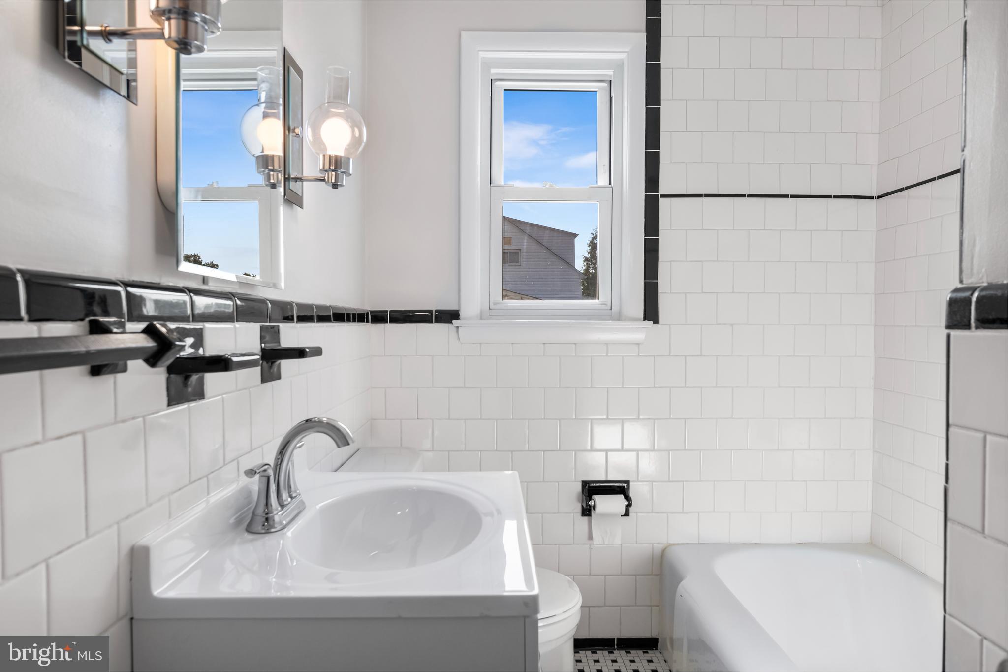 2404 EDGEWOOD AVENUE