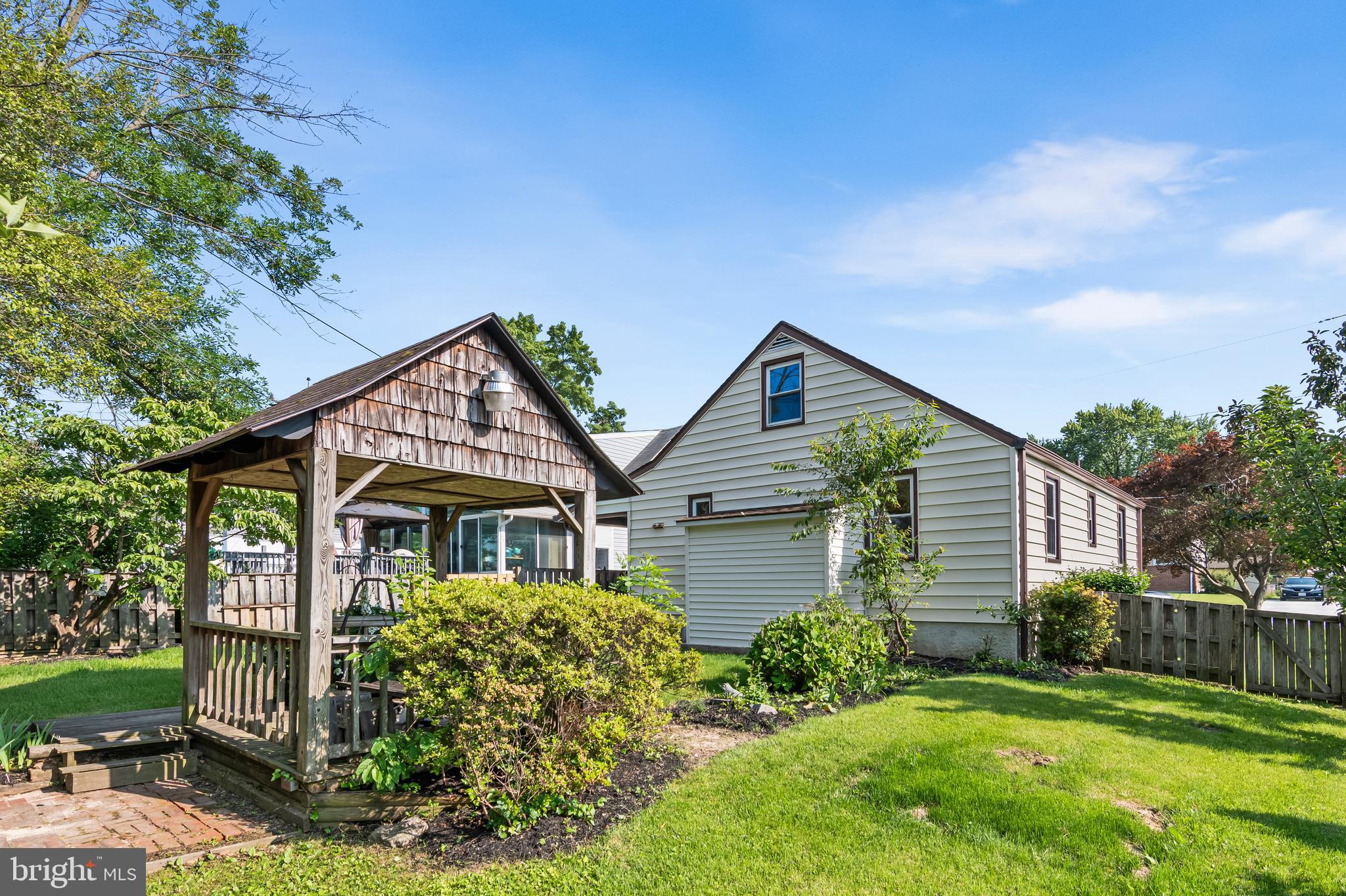 2404 EDGEWOOD AVENUE