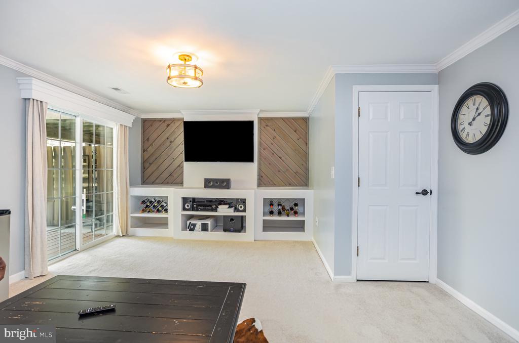 8962 WHITETAIL COURT