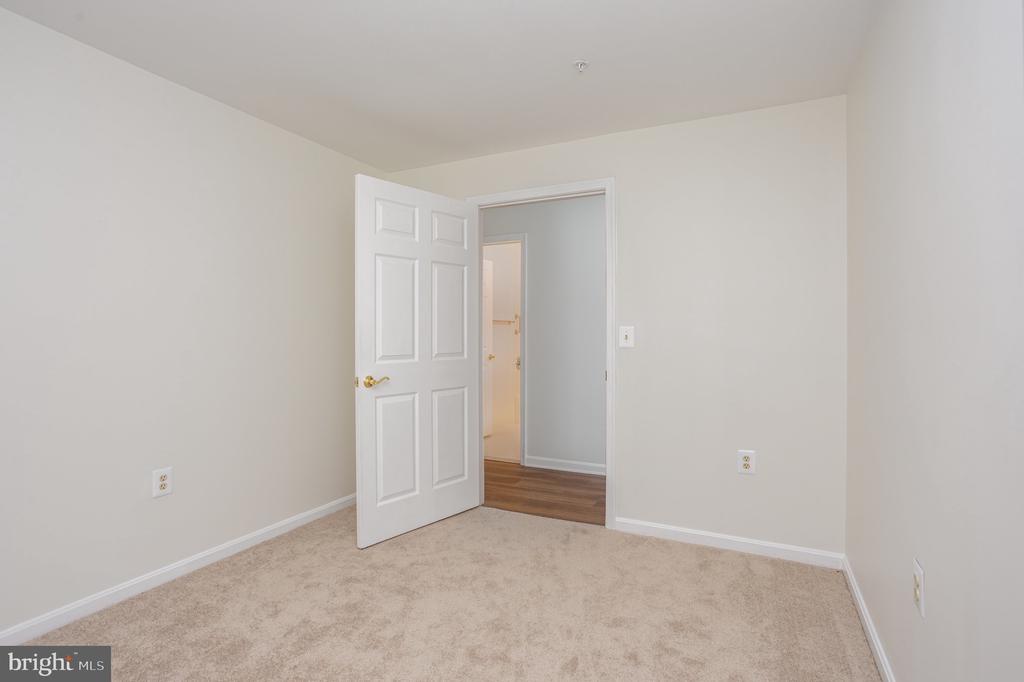 3901 DARLEIGH C