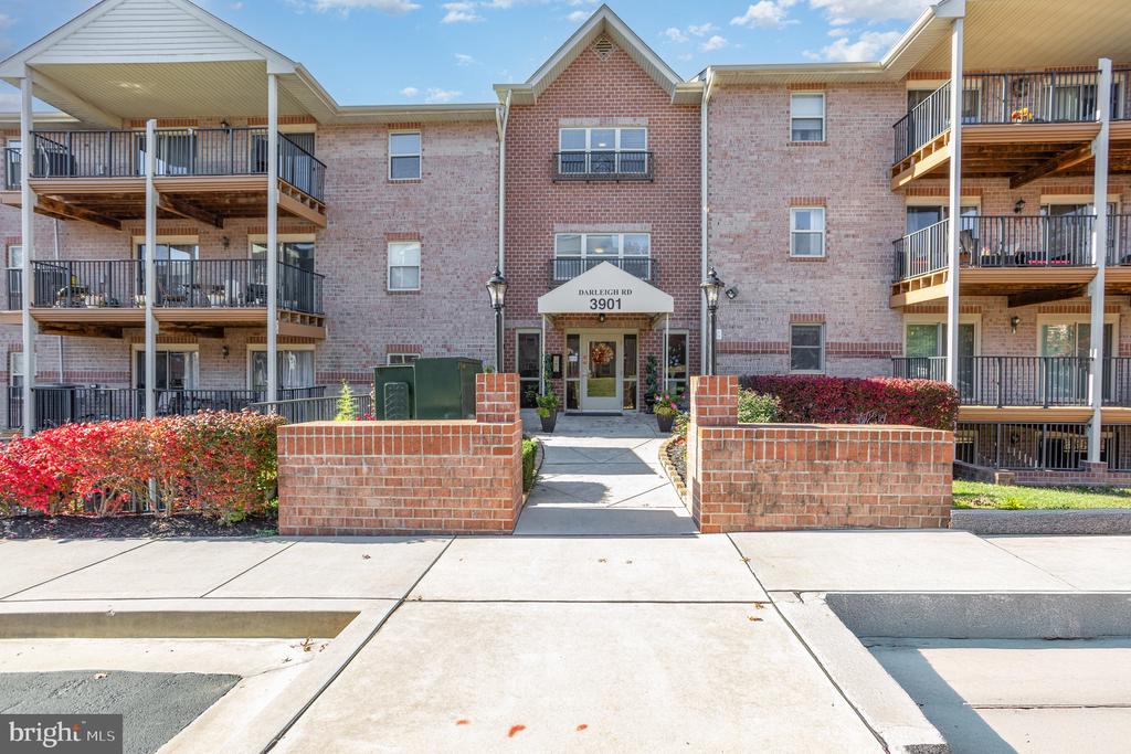 3901 DARLEIGH C
