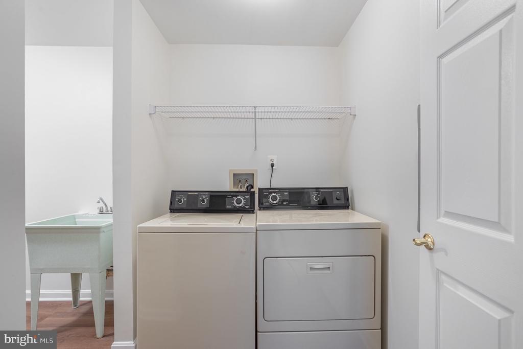 3901 DARLEIGH C
