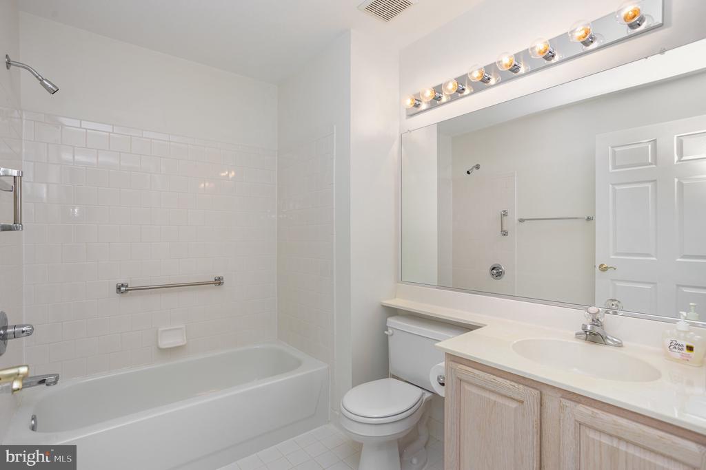3901 DARLEIGH C