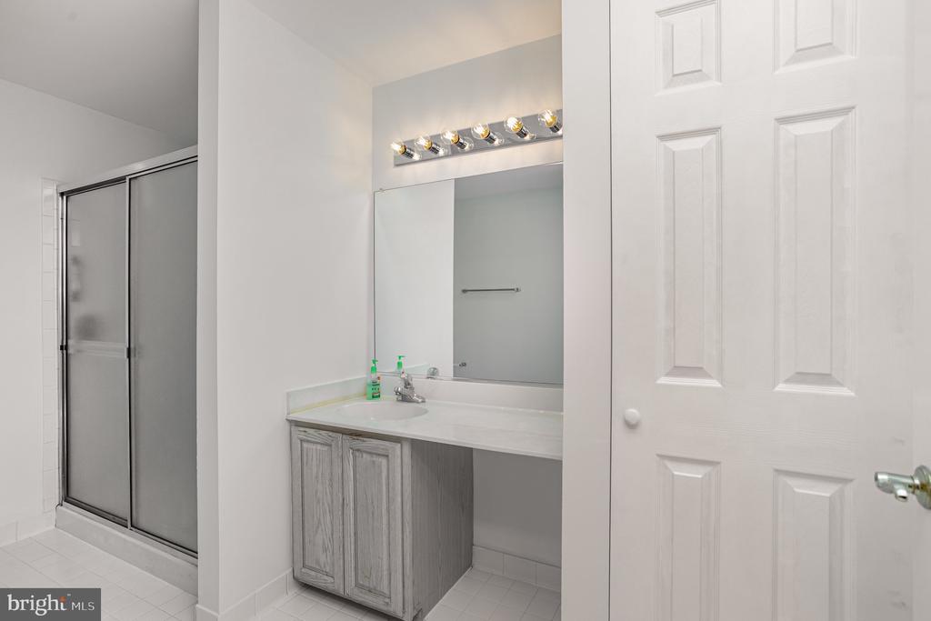 3901 DARLEIGH C