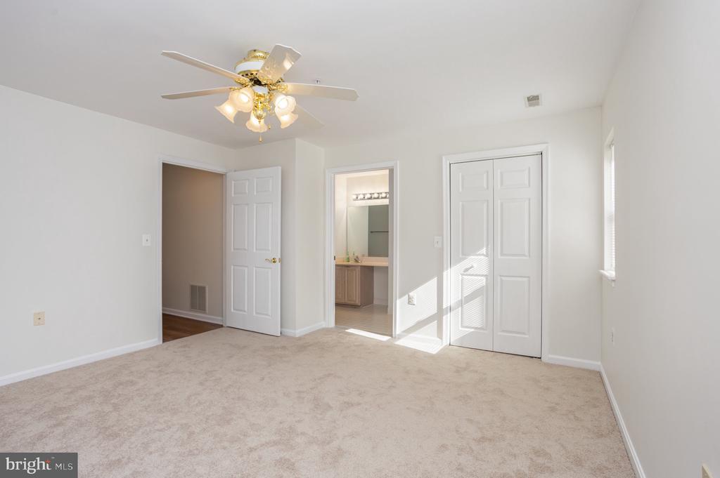 3901 DARLEIGH C