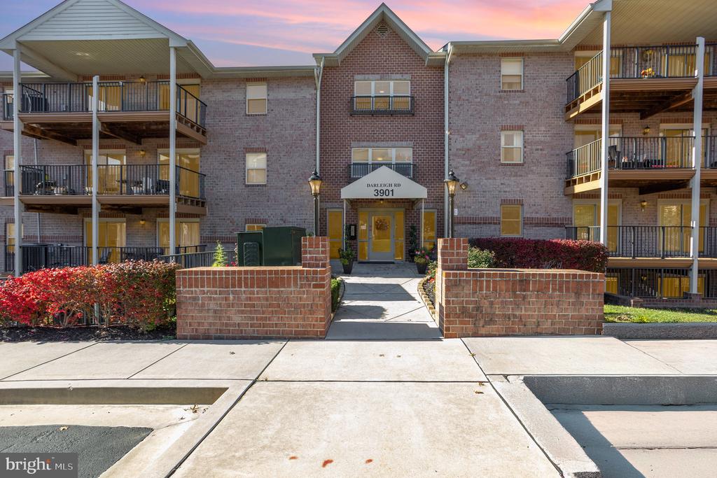 3901 DARLEIGH C