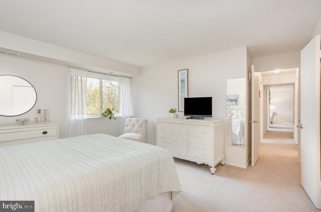 3 SUMMIT HILL COURT B-2