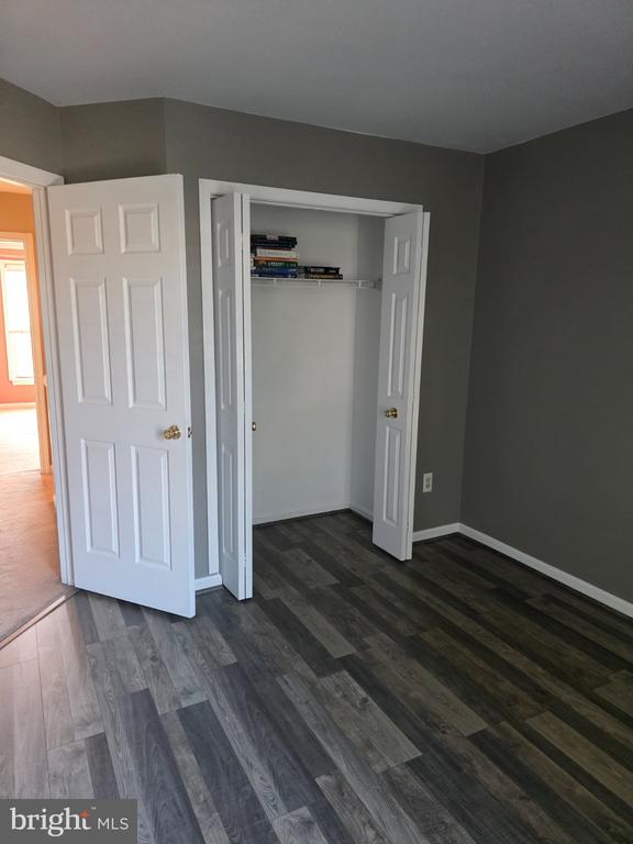4404 BRONZE WING COURT