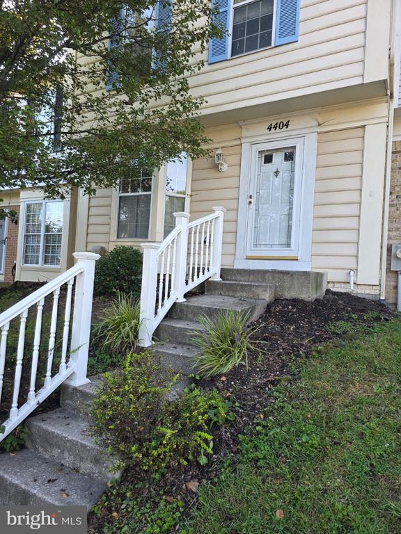 4404 BRONZE WING COURT