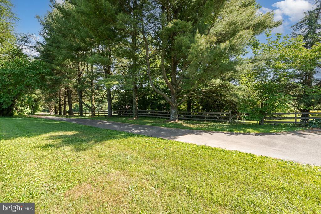 1624 DEEP RUN ROAD