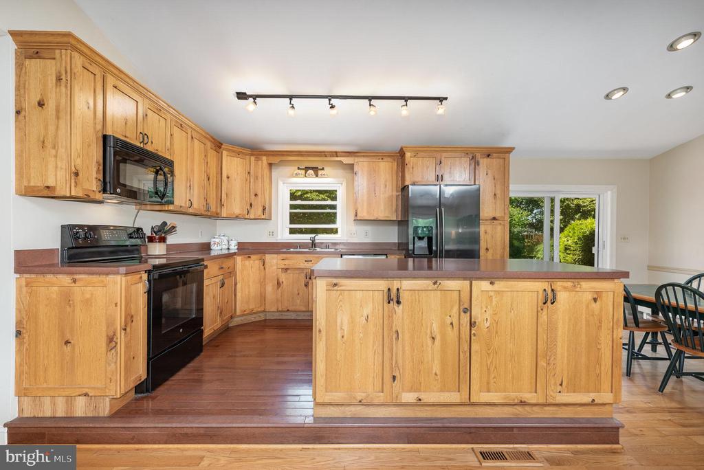 1624 DEEP RUN ROAD