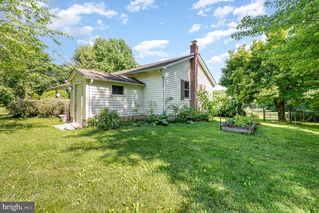 1624 DEEP RUN ROAD