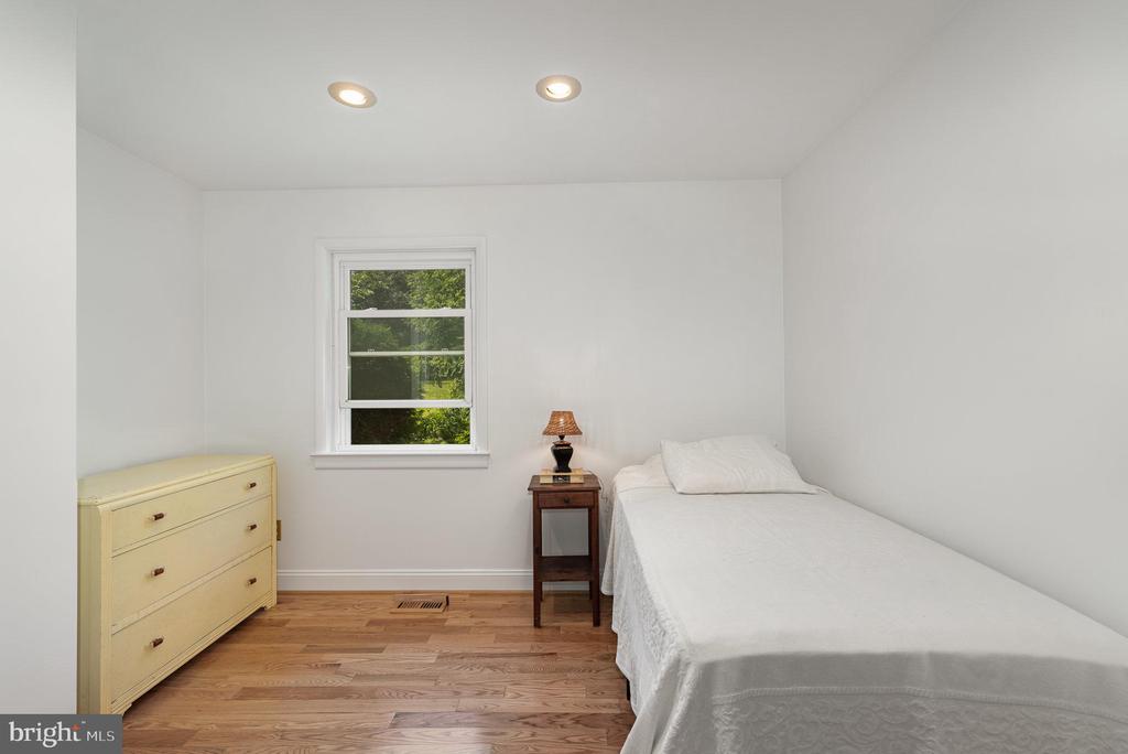 1624 DEEP RUN ROAD