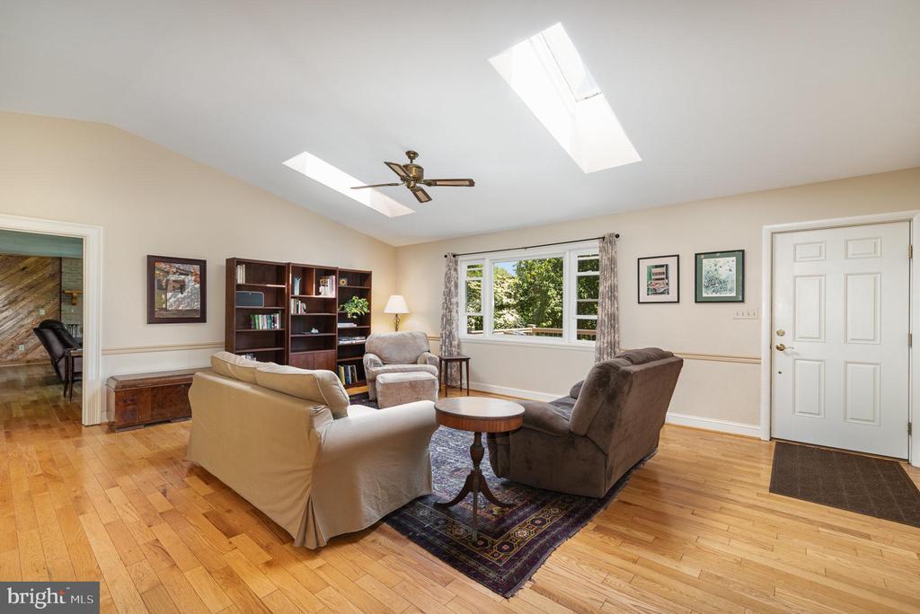1624 DEEP RUN ROAD