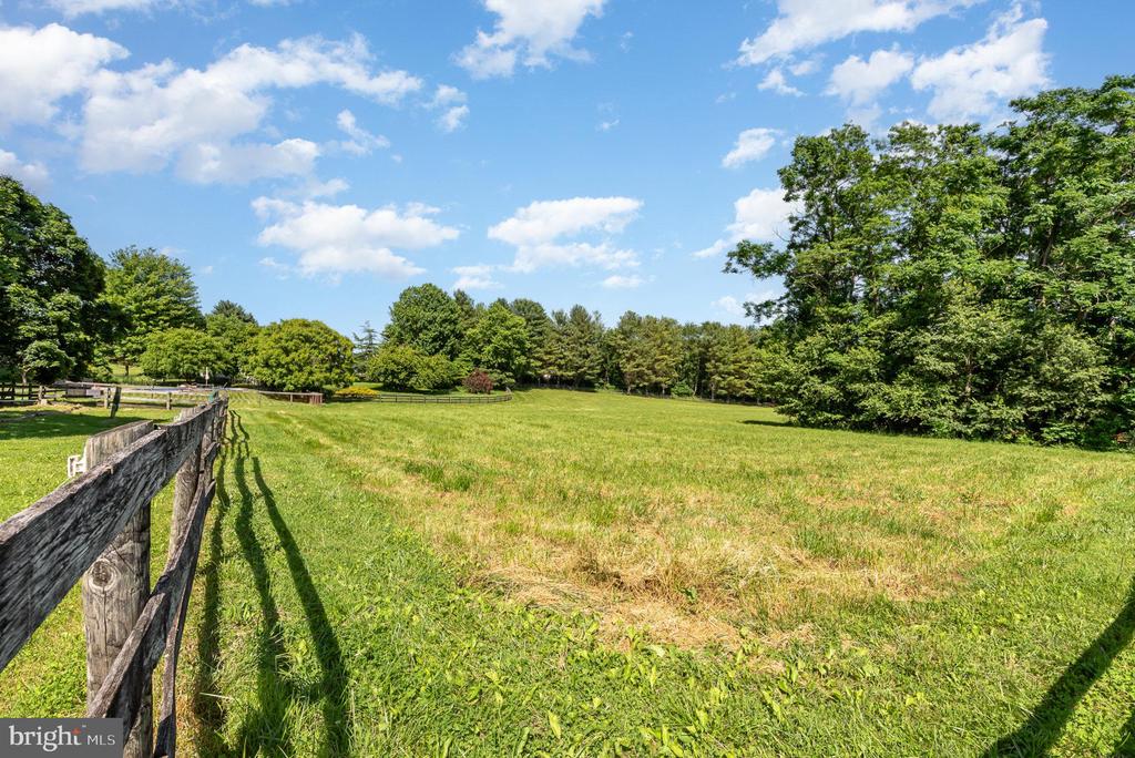 1624 DEEP RUN ROAD