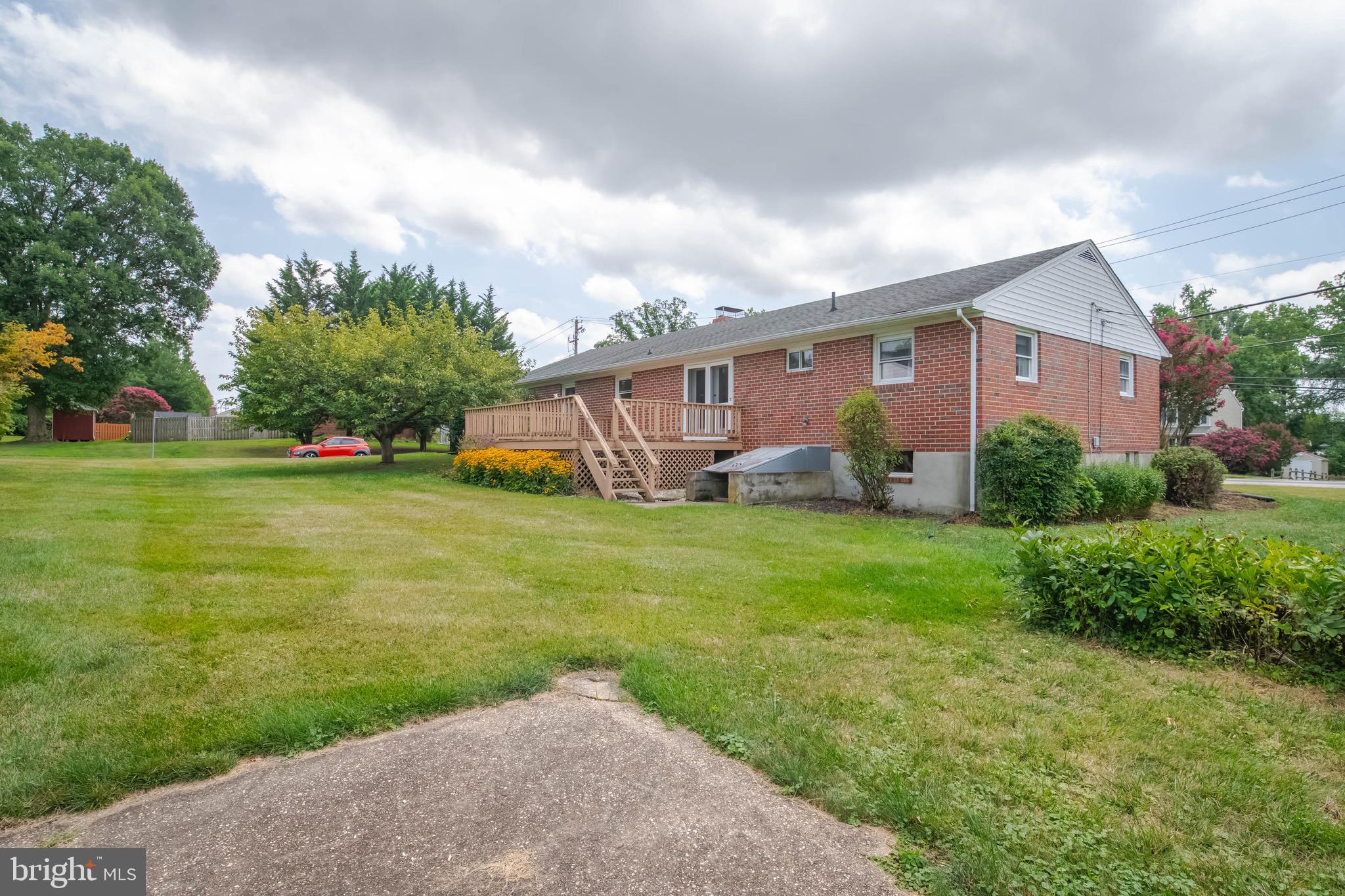 321 S FOUNTAIN GREEN ROAD