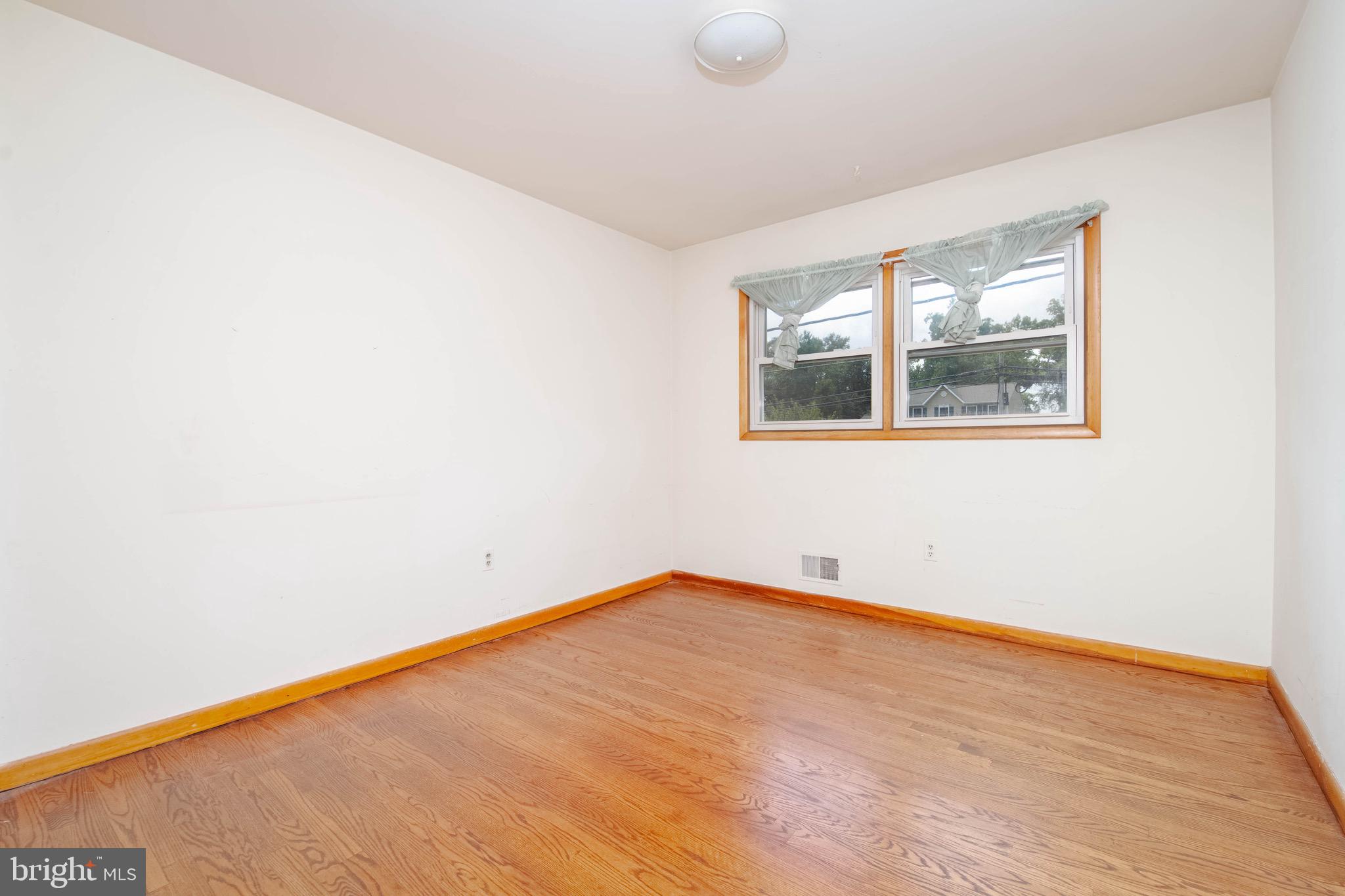 321 S FOUNTAIN GREEN ROAD