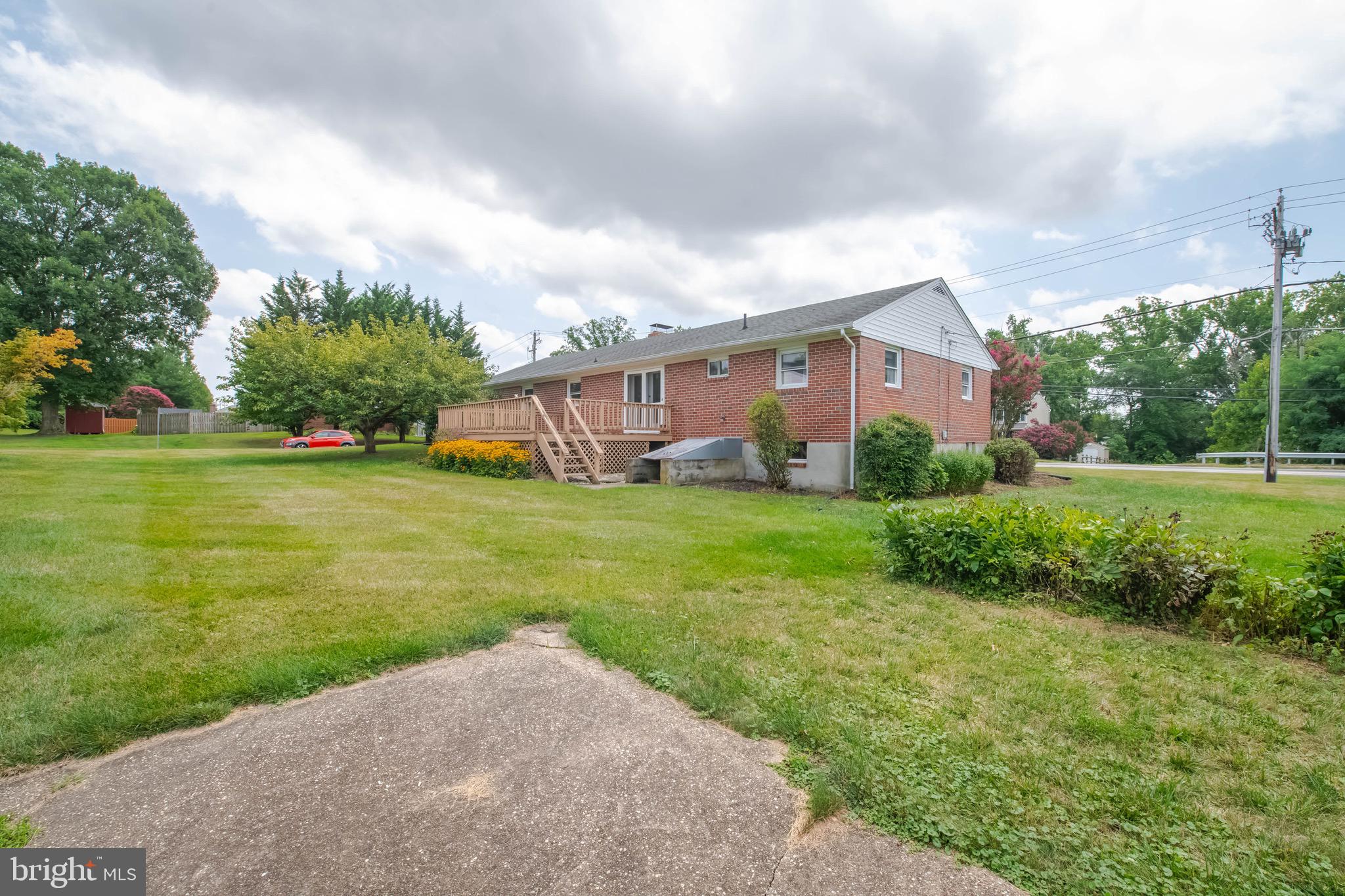 321 S FOUNTAIN GREEN ROAD