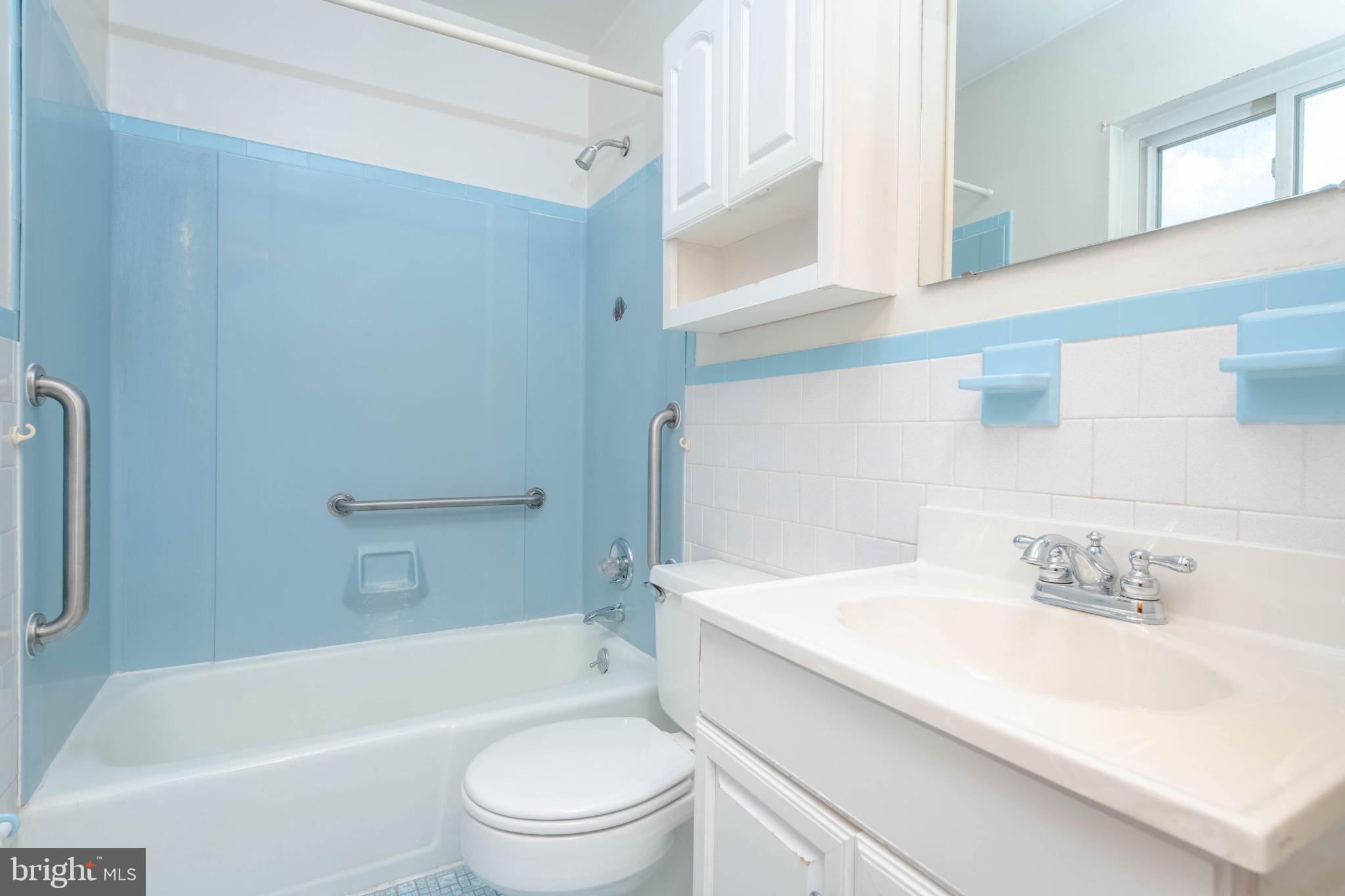 321 S FOUNTAIN GREEN ROAD