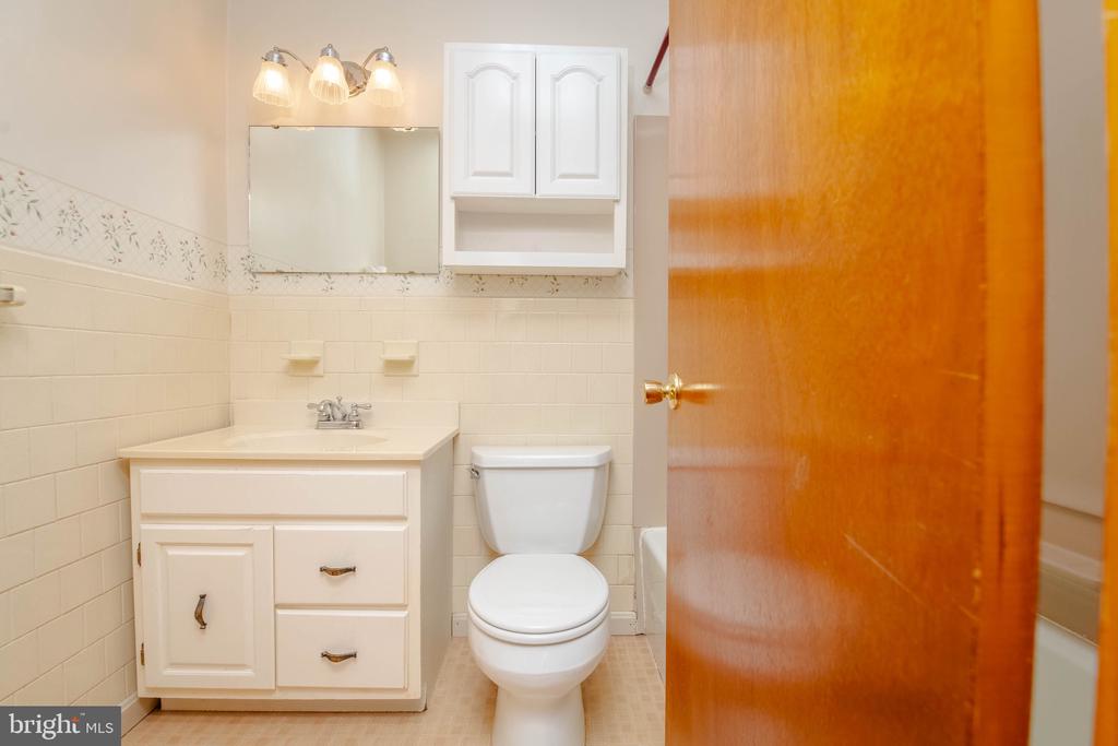 321 S FOUNTAIN GREEN ROAD