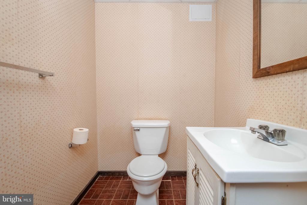 321 S FOUNTAIN GREEN ROAD