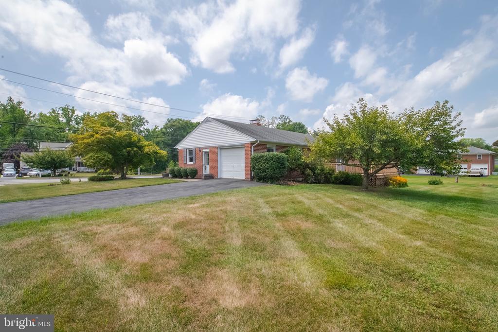 321 S FOUNTAIN GREEN ROAD