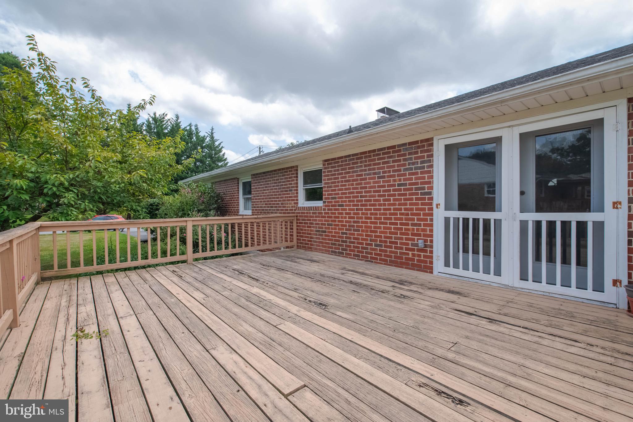 321 S FOUNTAIN GREEN ROAD