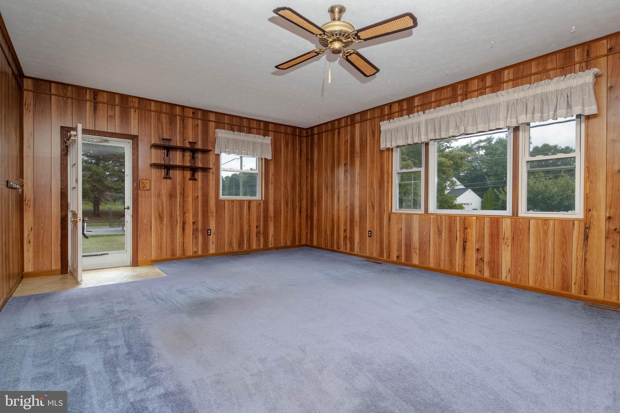 321 S FOUNTAIN GREEN ROAD