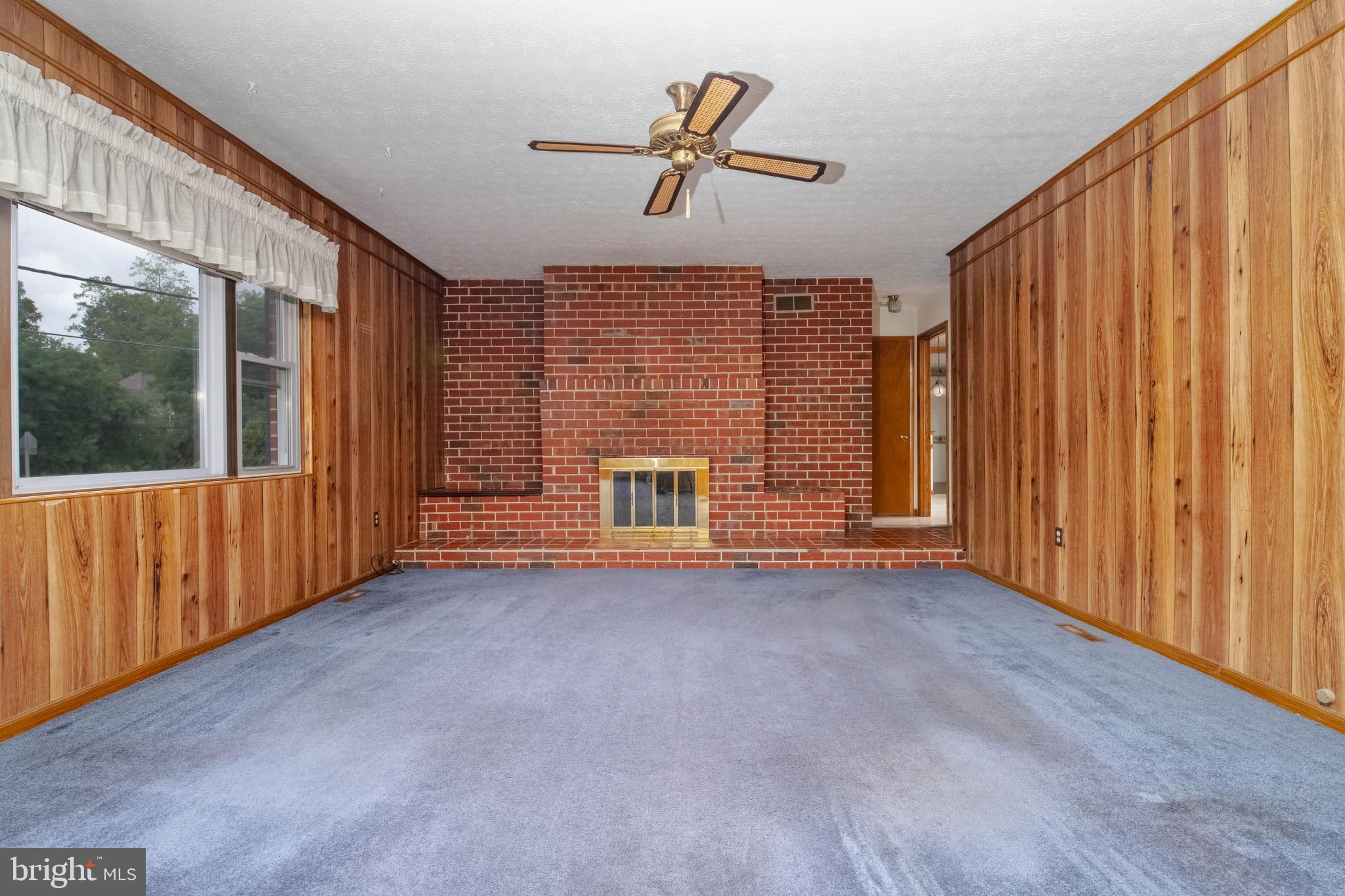 321 S FOUNTAIN GREEN ROAD