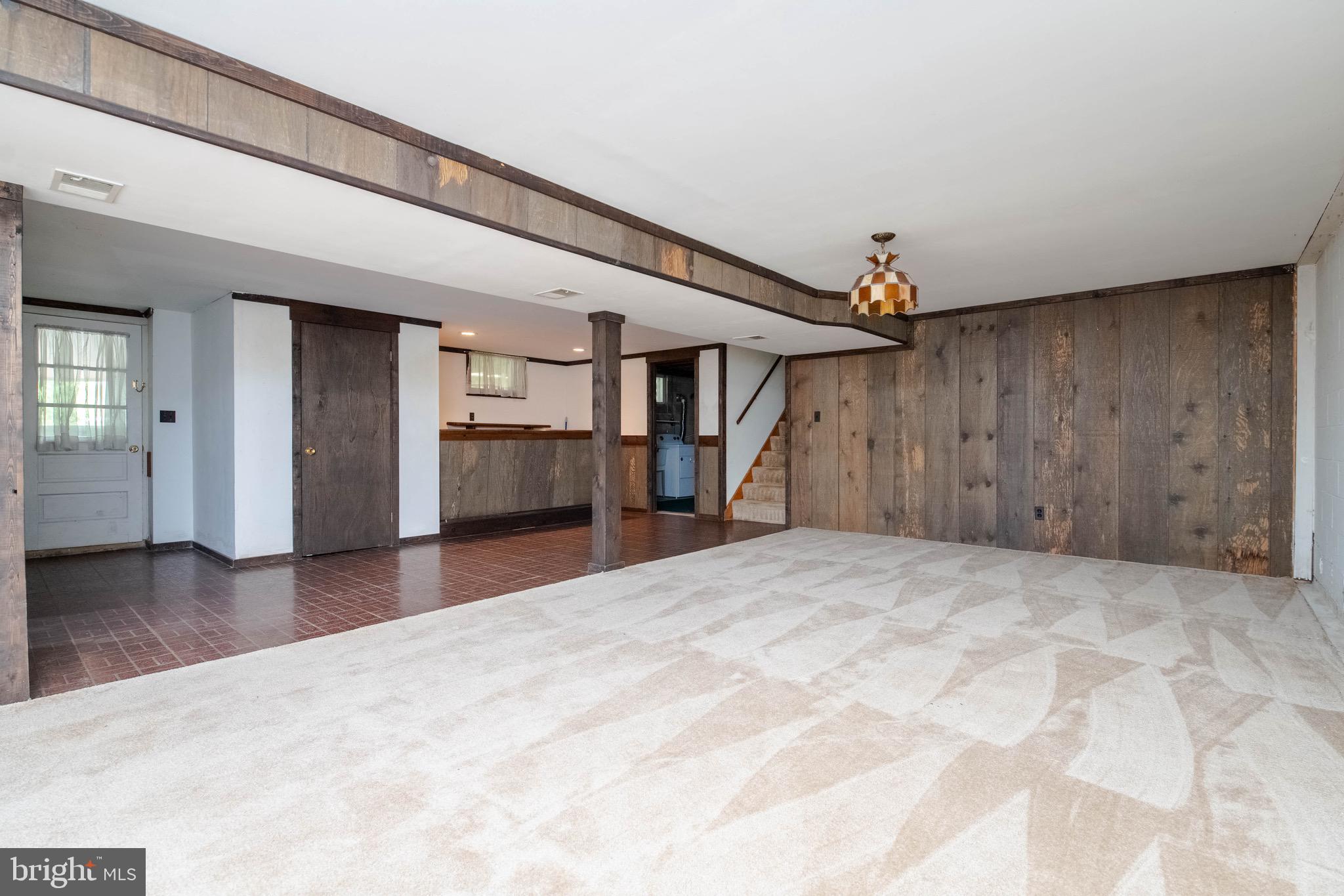 321 S FOUNTAIN GREEN ROAD