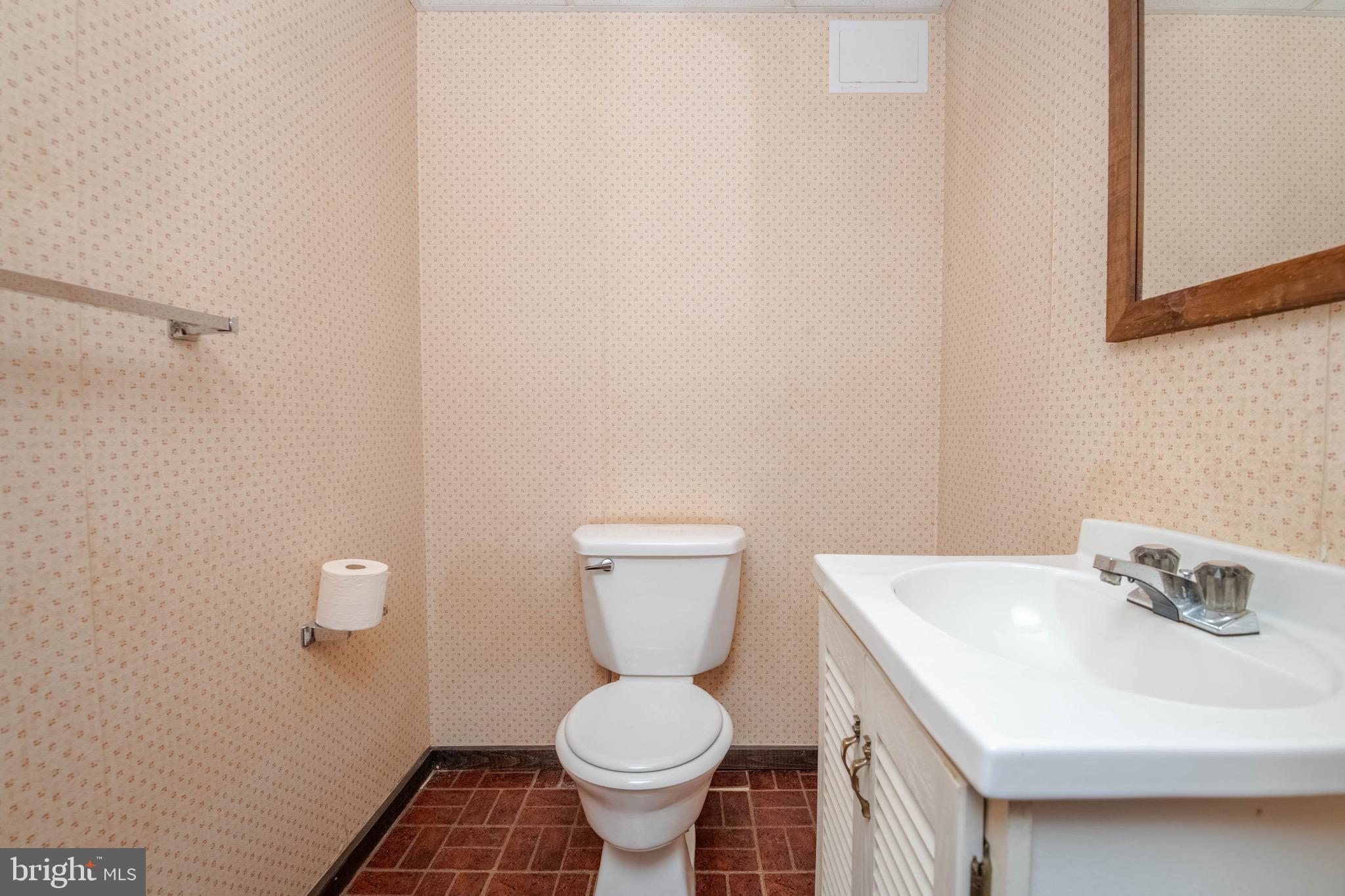 321 S FOUNTAIN GREEN ROAD