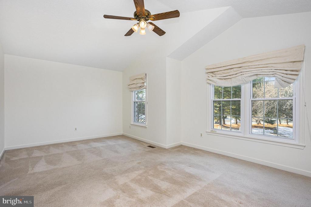 1858 BETH BRIDGE CIRCLE