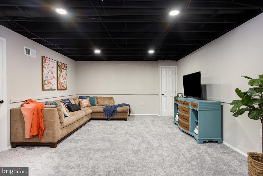 1704 EDWIN DRIVE