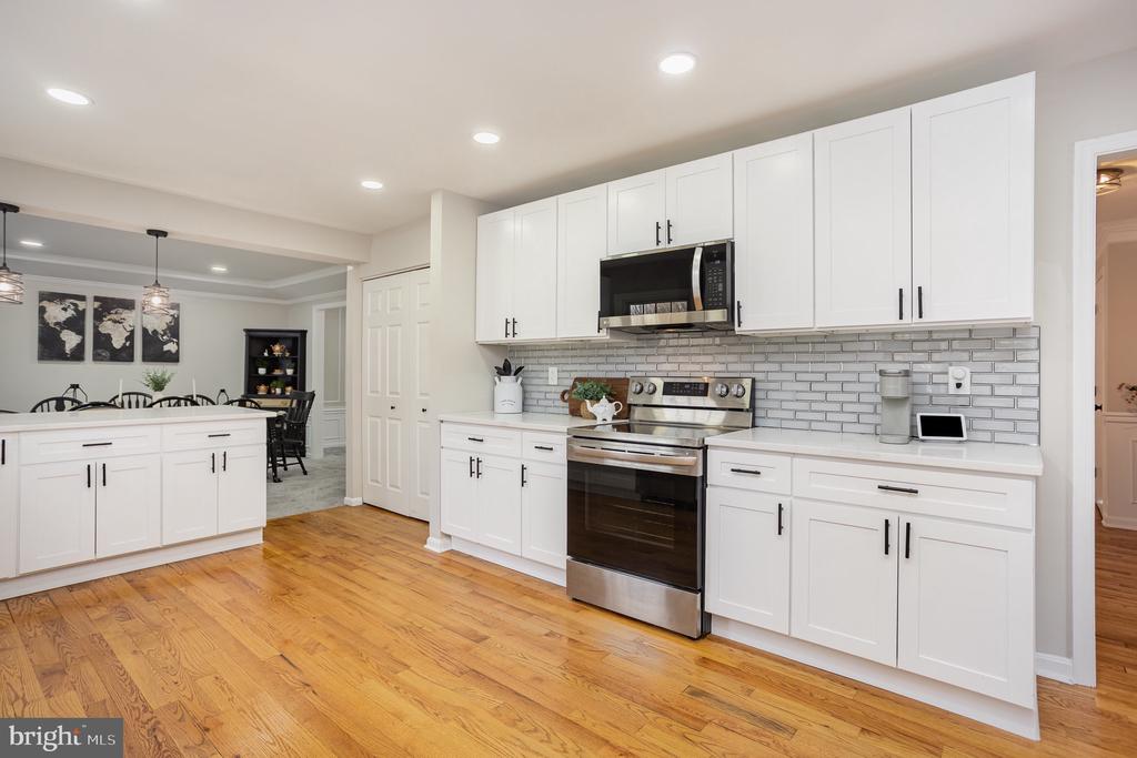 1704 EDWIN DRIVE