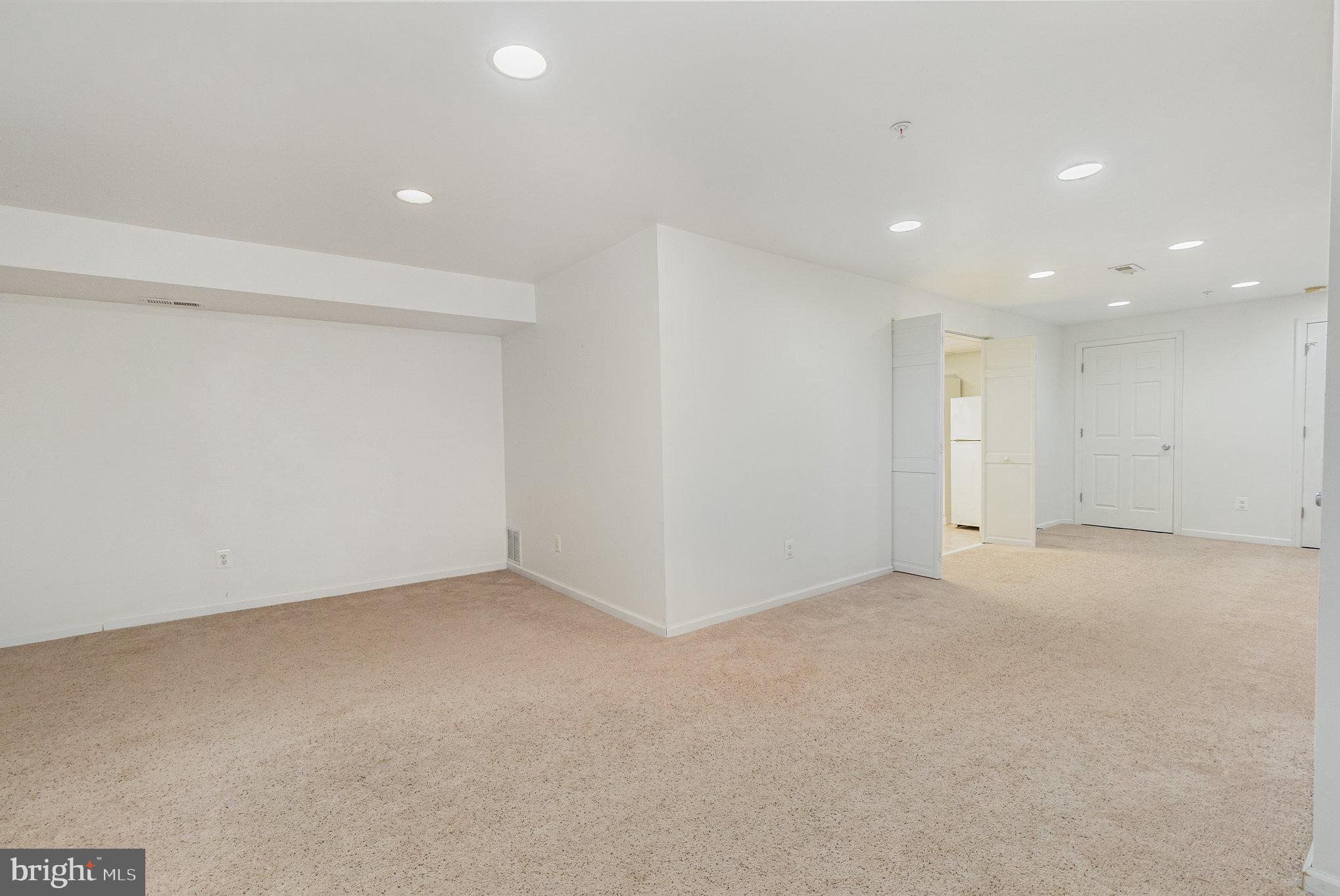 625 NORTH BRANCH COURT