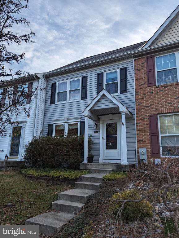 2109 TAYLOR COURT