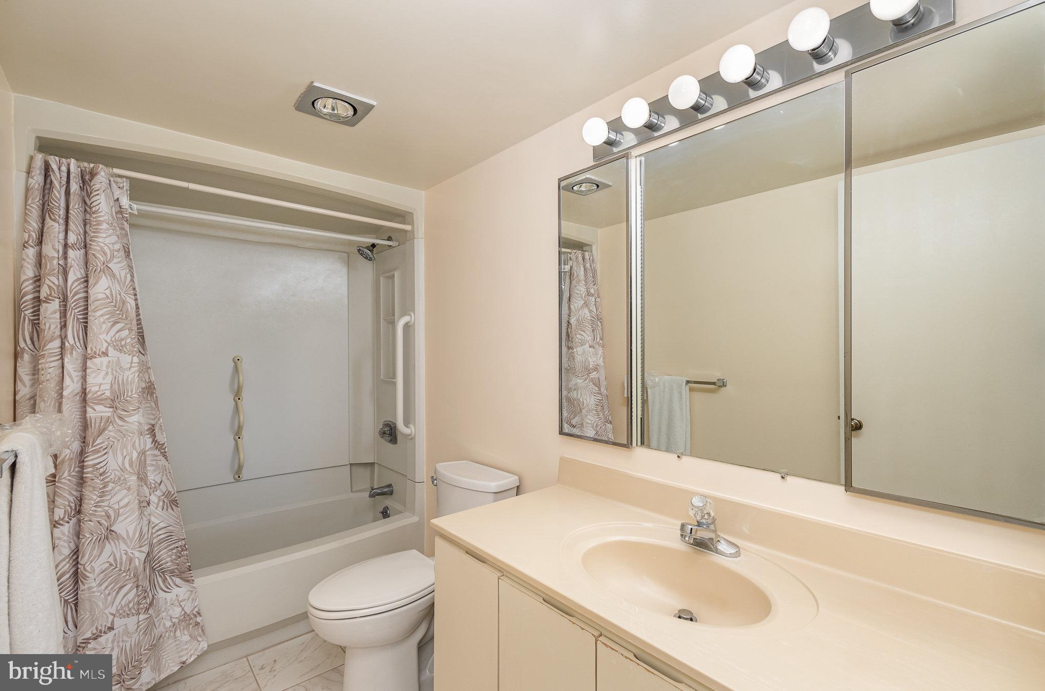 15101 INTERLACHEN DRIVE 623