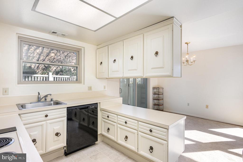 3498 CHISWICK COURT 39-D
