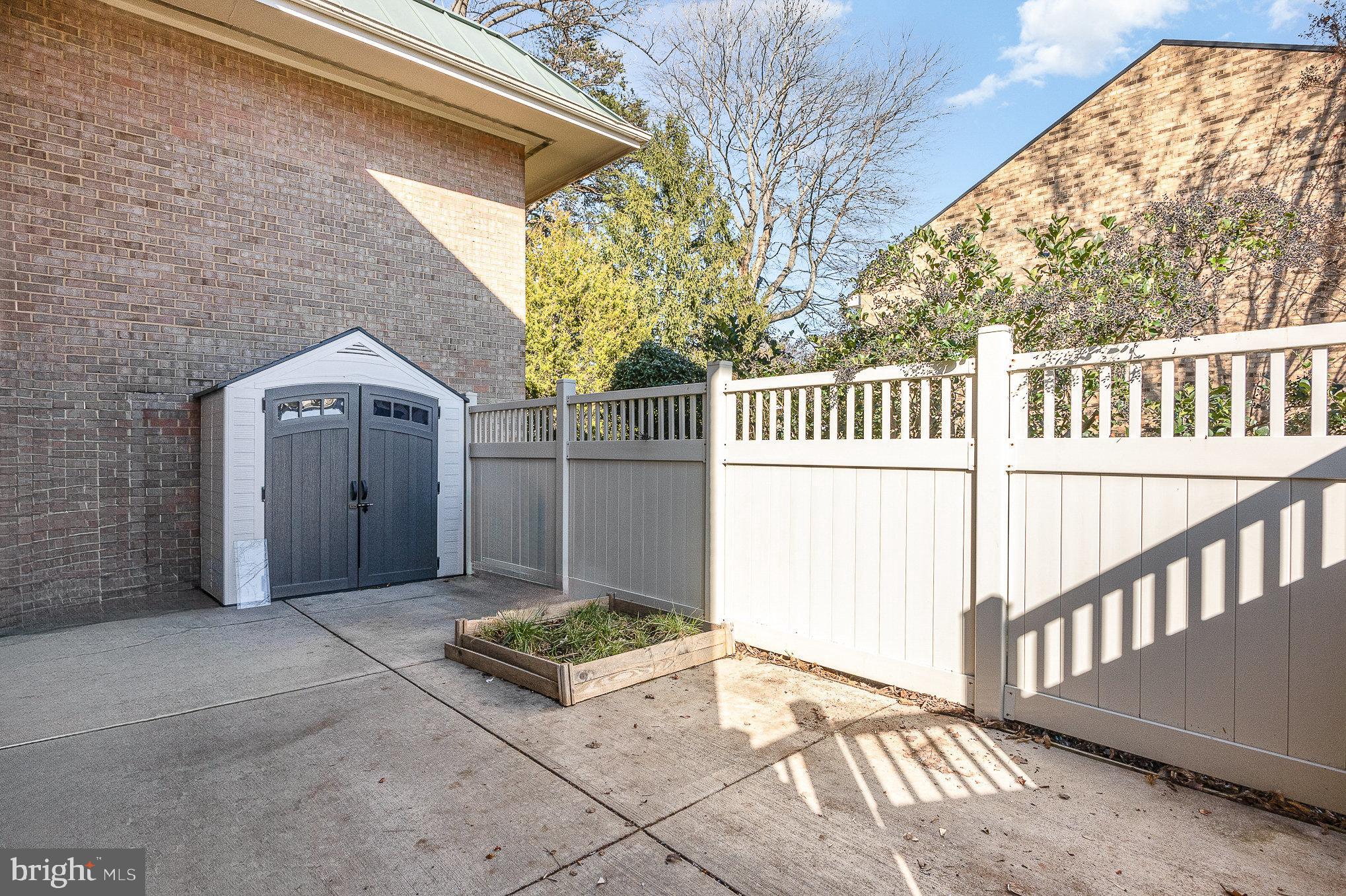 3498 CHISWICK COURT 39-D