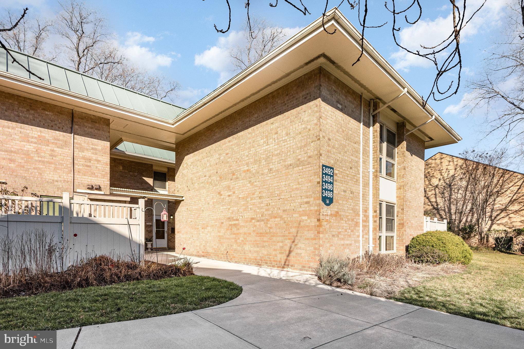 3498 CHISWICK COURT 39-D