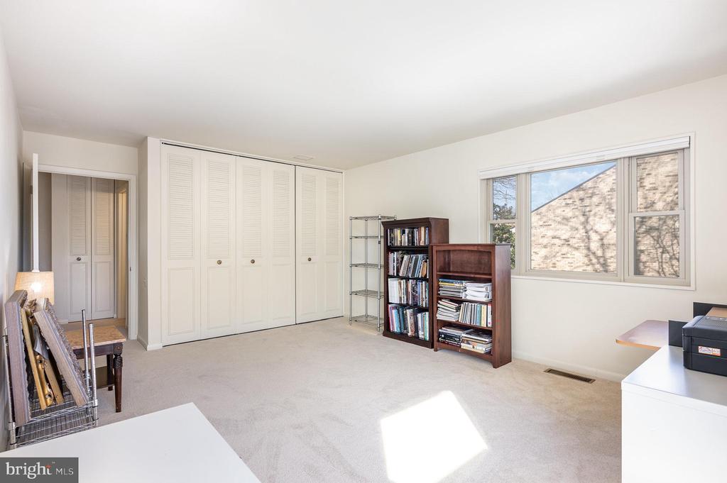 3498 CHISWICK COURT 39-D