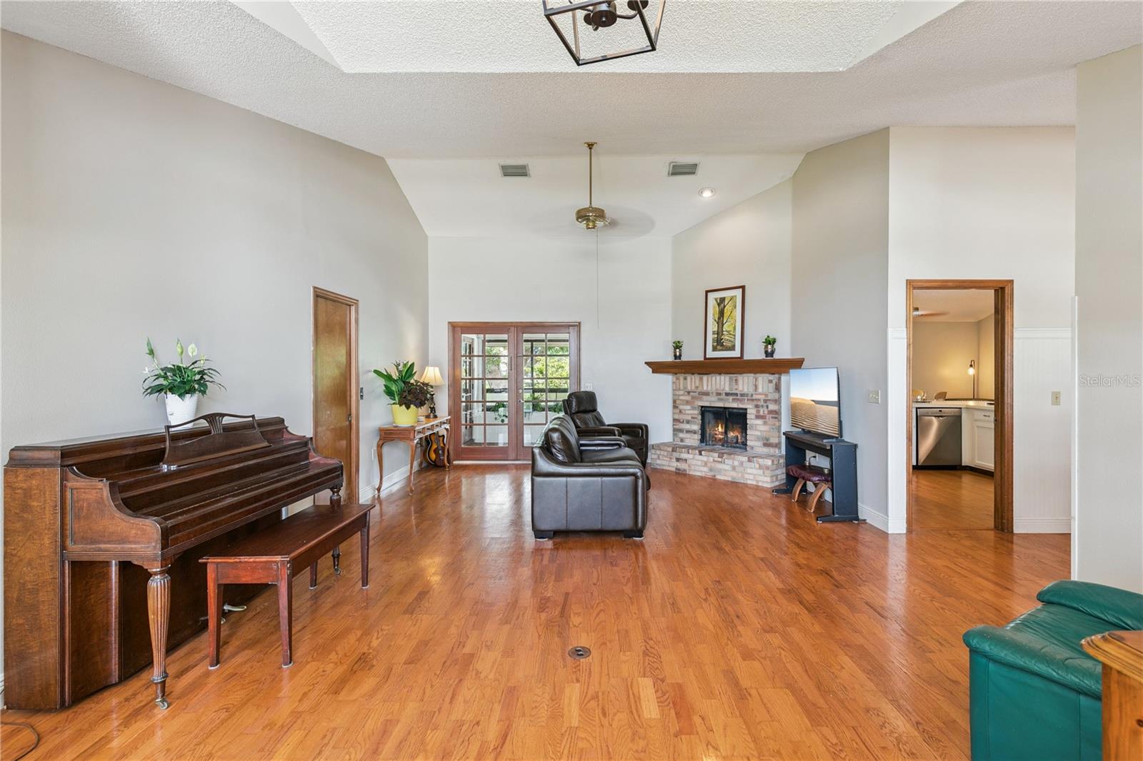 7509 GLENMOOR LN